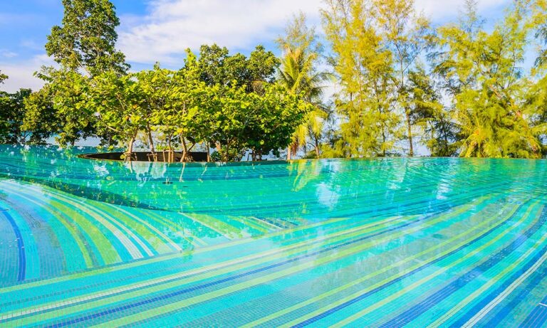 tratamento de piscina com cloro